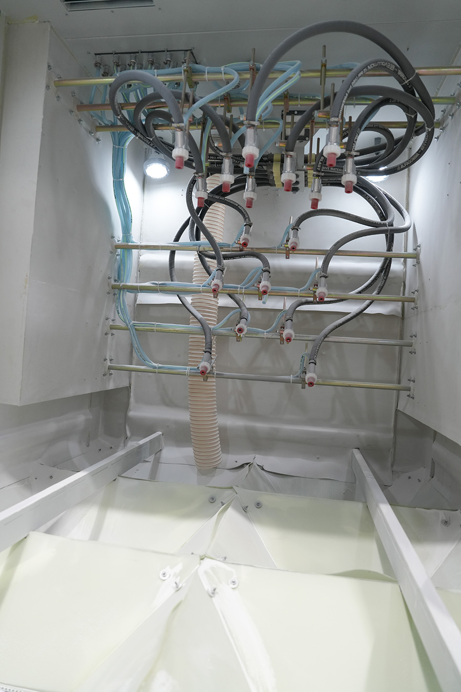 转盘式自动喷砂机